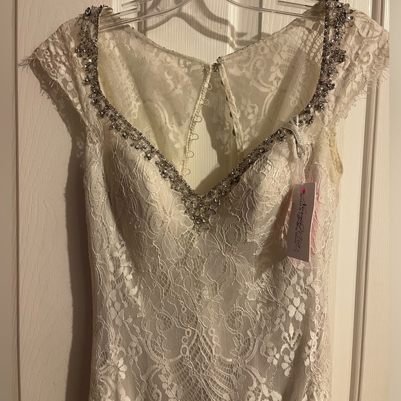 Madison James wedding dress with tags - Picture 7 of 8